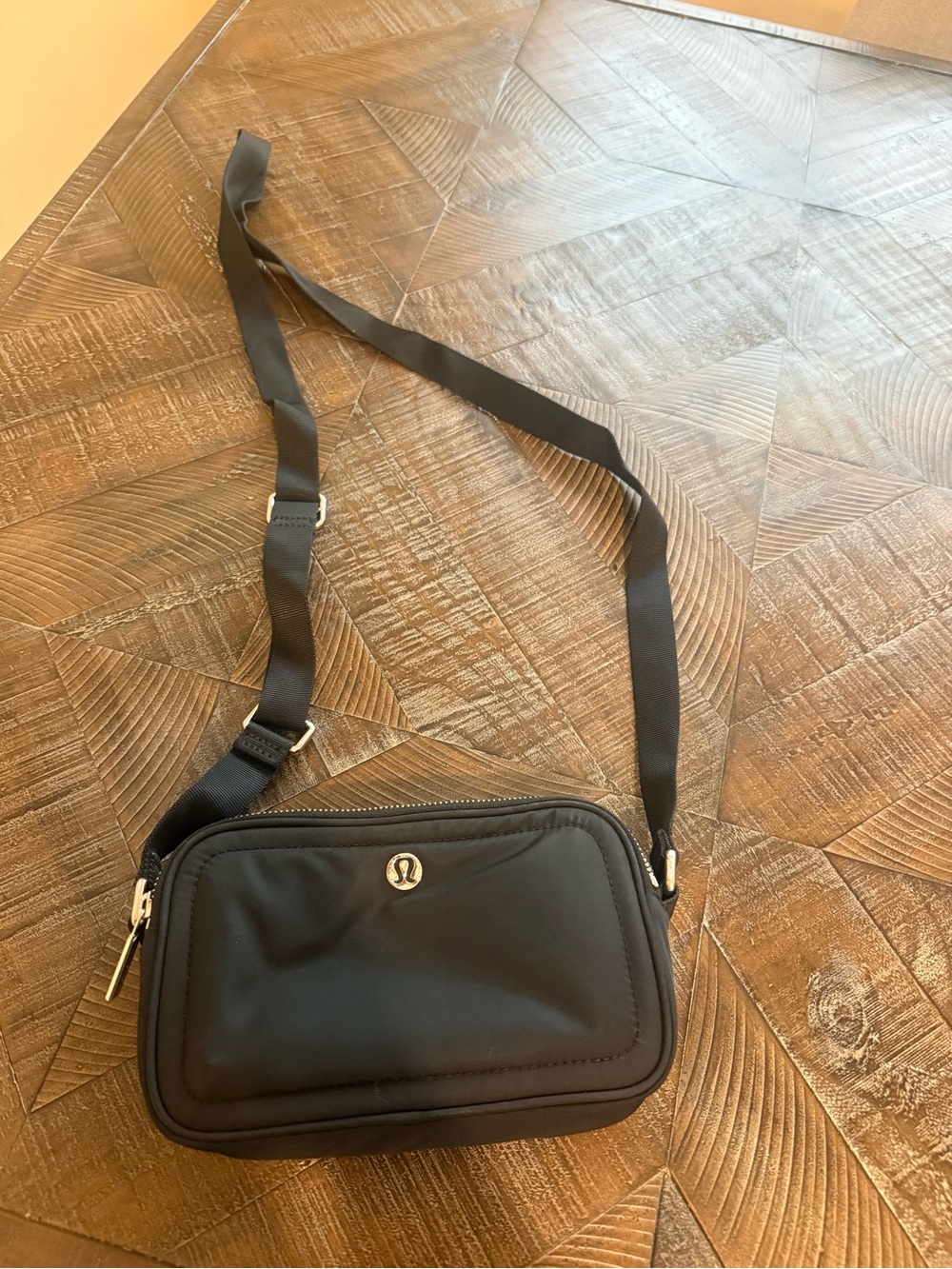 lululemon athletica Black Adjustable Strap Belt Bag